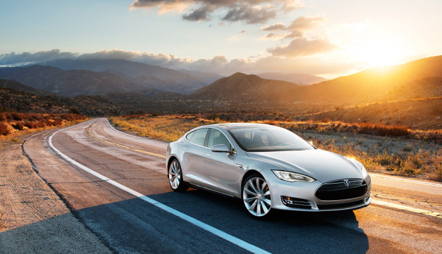 Tesla Model S - Service und Batteriegarantie