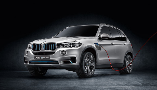 BMW SUV X5 Concept aufladen