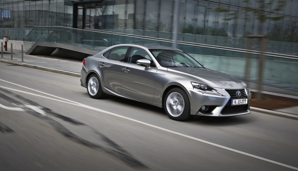 Lexus-IS-300h-Hybridauto-Verbrauch
