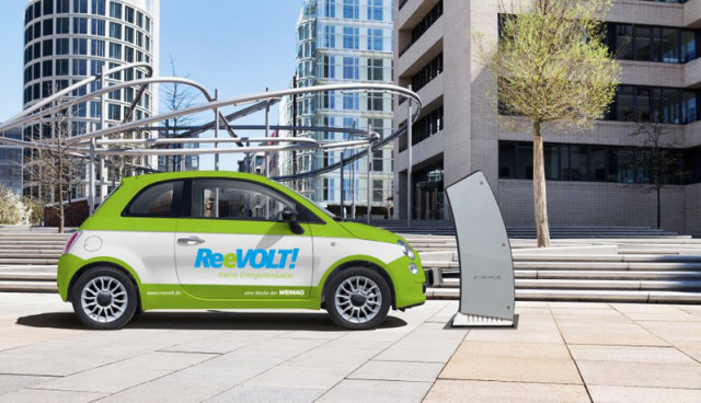 Karabag-Elektroauto-induktiv,-kabellos-laden