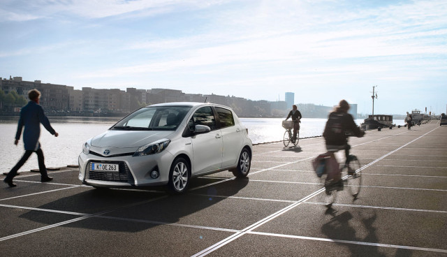 Toyota-Hybridauto-kaufen-Deutschland