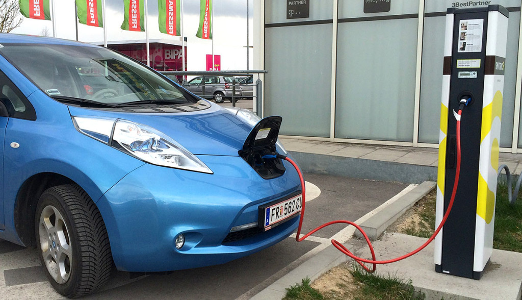 Kreisel-Electric-stellt-22-kW-On-Board-Ladegeraet-Nissan-LEAF-1
