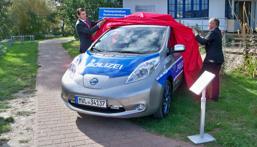 Polizei-Elektroauto-Nissan-LEAF1