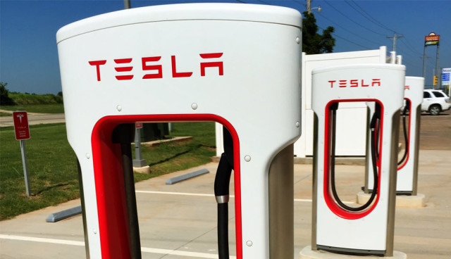 tesla-supercharger-500-2015