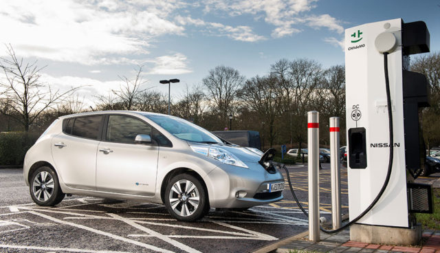 Nissan-Elektroauto-Schnellladenetz