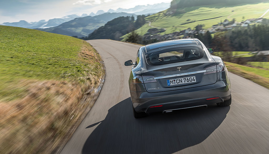 Tesla-Elektroauto-Versicherung