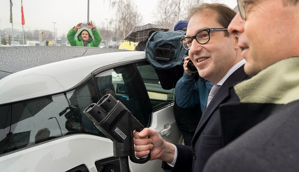 Dobrindt-Elektroauto-Ladestationen
