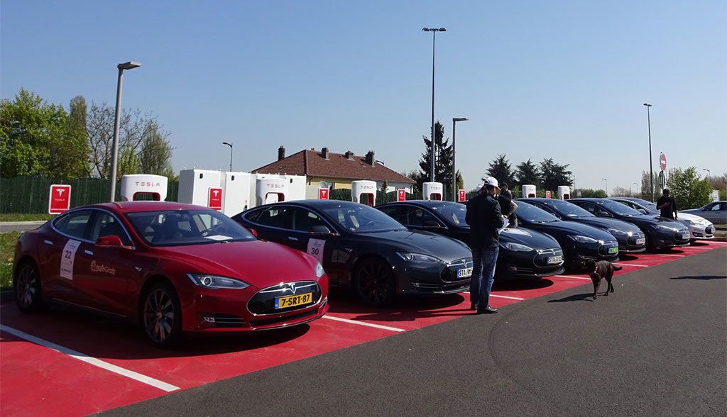 Tesla-Supercharger-Fremd-Marken