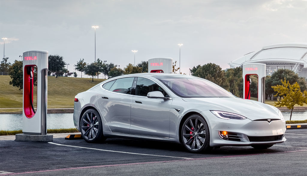 Tesla-Supercharger
