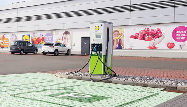 Lidl-Elektroauto-Ladestation