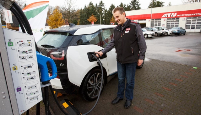 ATU-Elektroauto-Reparatur