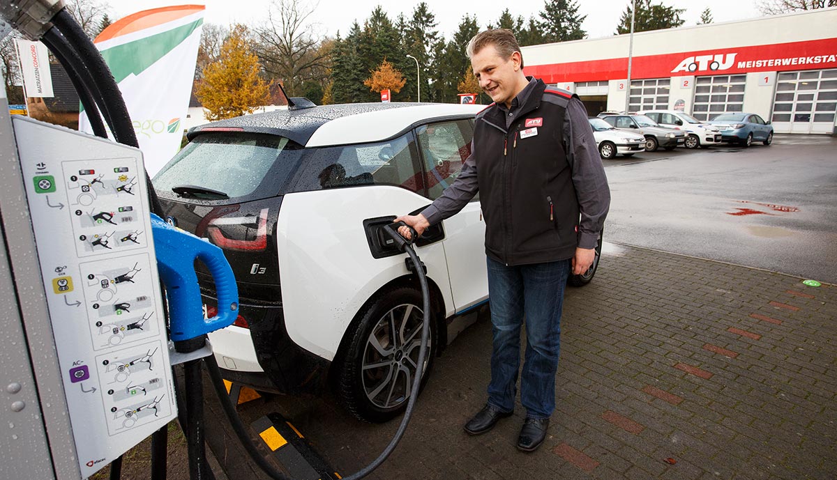 ATU-Elektroauto-Reparatur