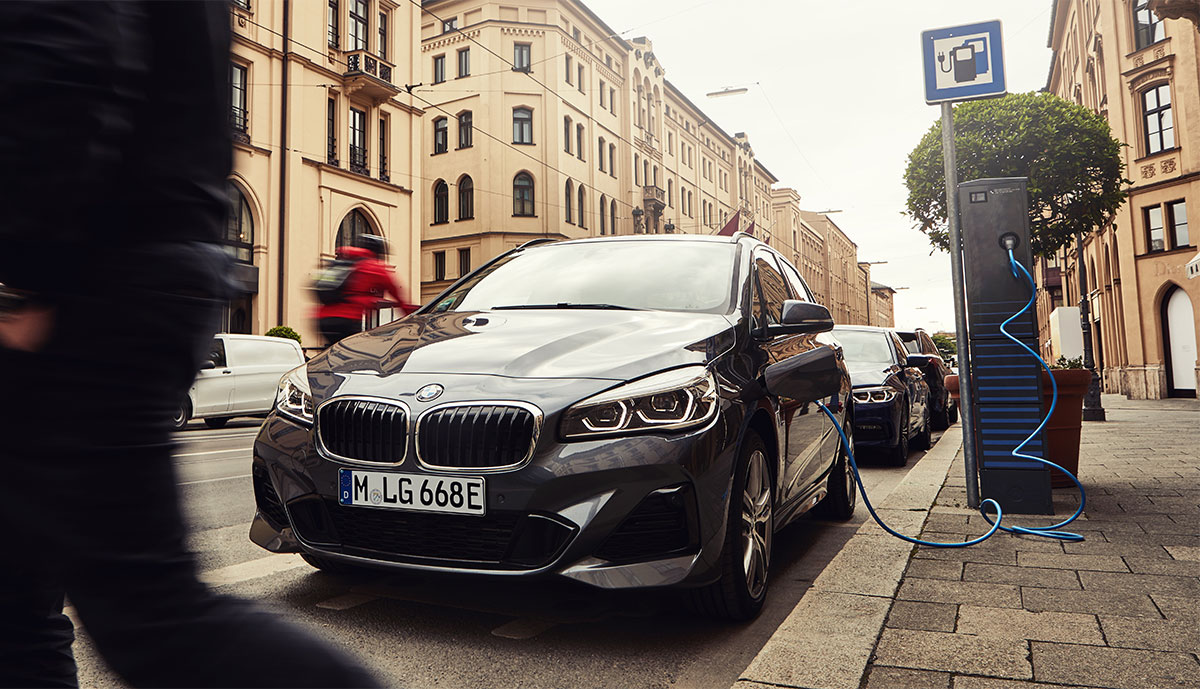 BMW-225xe-Active-Tourer-2