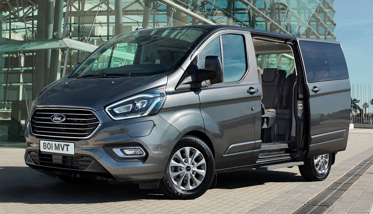 Ford-Tourneo-Custom-Plug-in-Hybrid-2