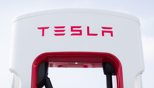 Tesla-Supercharger