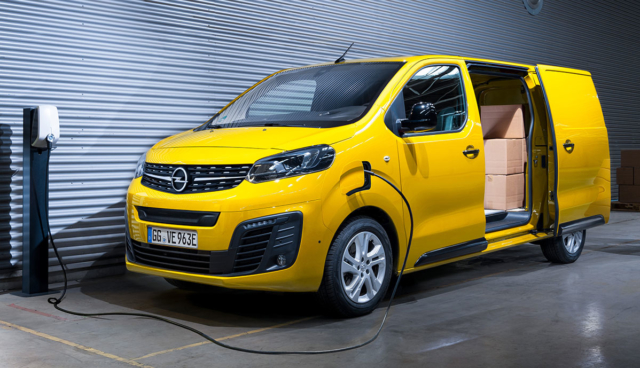 Opel–Vivaro-e-2020-4