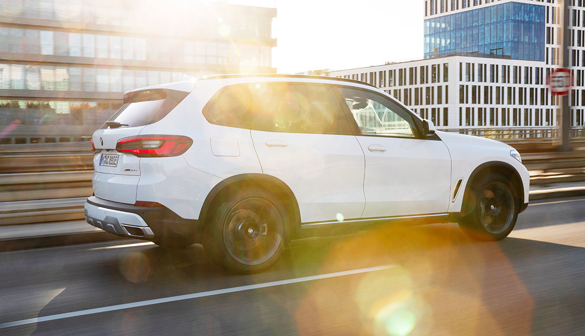 BMW-Plug-in-Hybrid-X5-2020