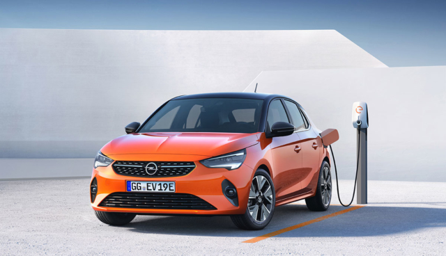 Opel-Corsa-e-laedt