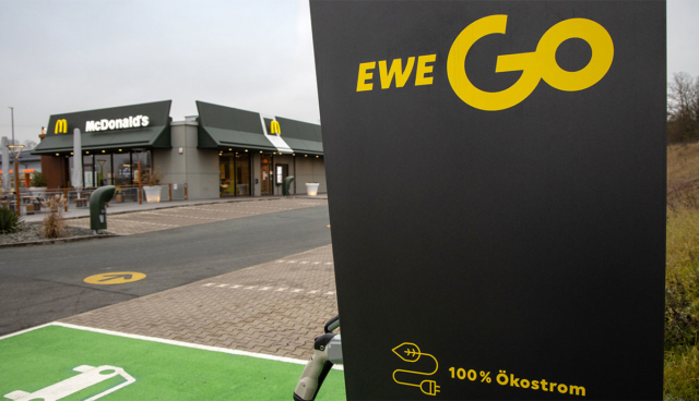 McDonalds-Elektroauto-Ladestationen-EWEGo