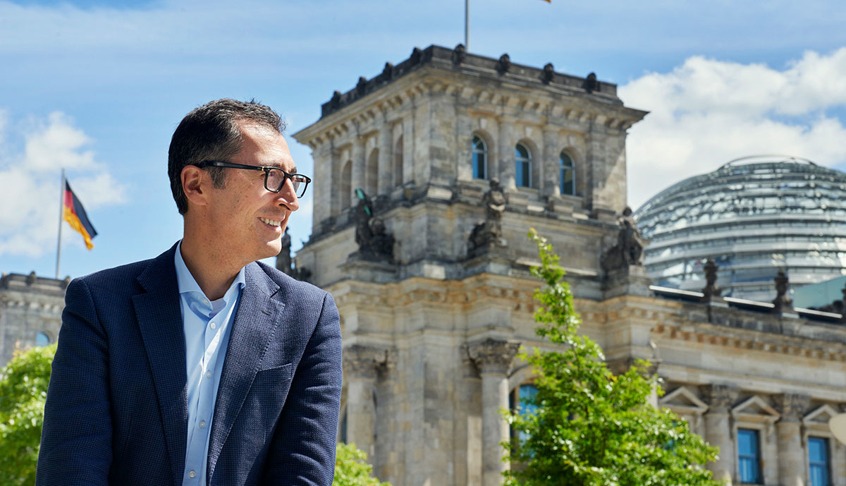 Cem_Oezdemir