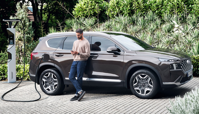 Hyundai-Santa-Fe-Plug-in-Hybrid-2021-1