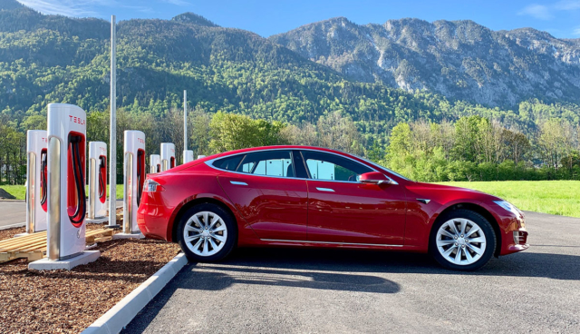 Tesla-Supercharger-Flachau-AT