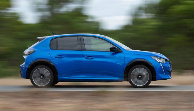 Peugeot-e-208-Seite-blau