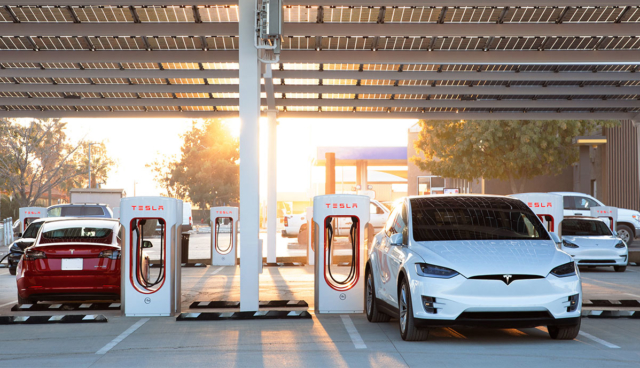 Tesla-Supercharger