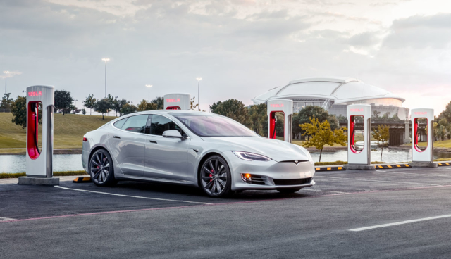 Tesla-Supercharger