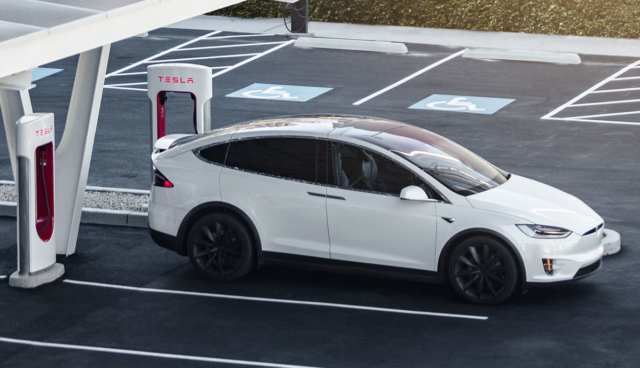 Tesla-Supercharger
