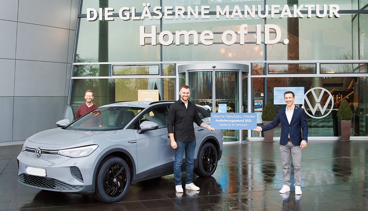 VW-ID4-Uebergabe-Dresden