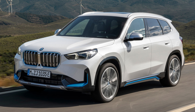 BMW-iX1-xDrive30-2022-2
