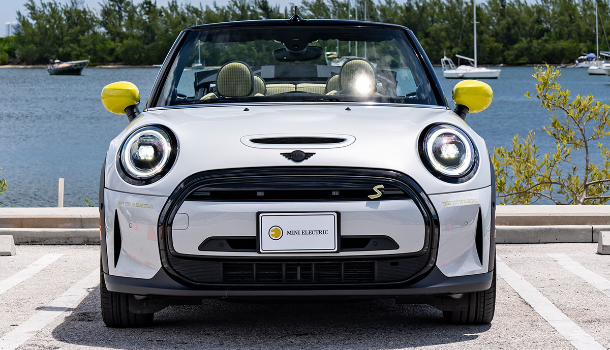 Mini-Cooper-SE-Cabrio-2022-5