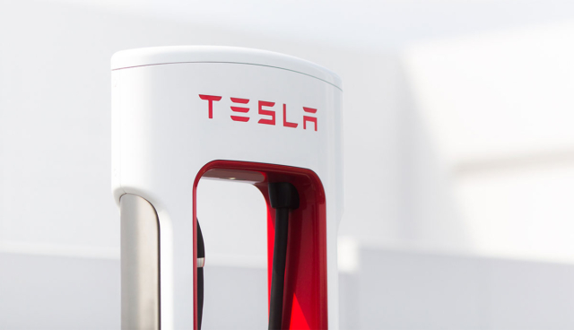 Tesla-Supercharger