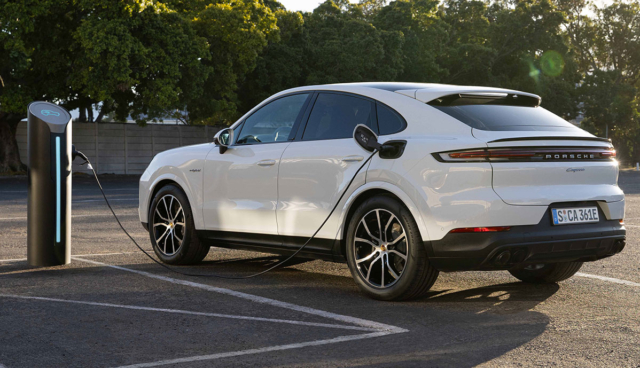 Porsche-Cayenne-E-Hybrid-Coupe-2023-5