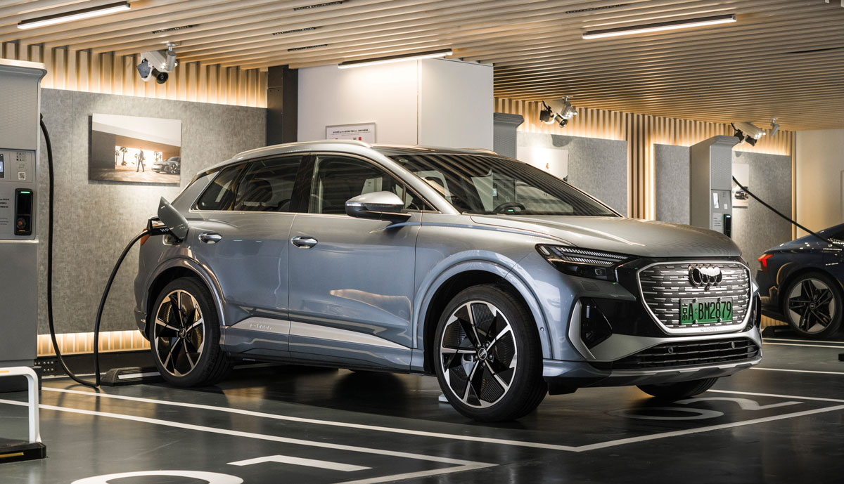 Audi-Q4-e-tron-laedt