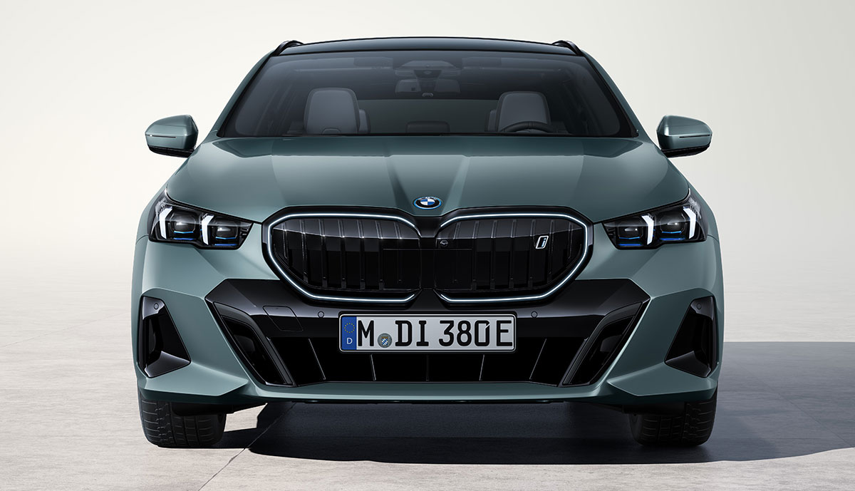 BMW-i5-eDrive40-Touring-2024-4