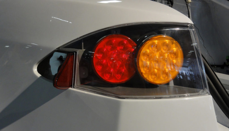 Tesla Model S nur noch Schrott: Was nach einem Elektroauto-Unfall zu tun ist Tesla Model S nur noch Schrott: Was nach einem Elektroauto-Unfall zu tun ist
